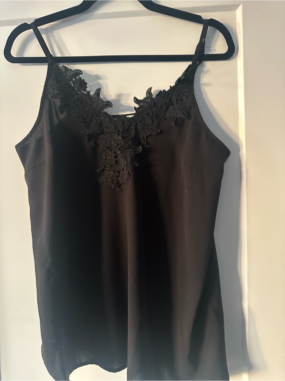 Black Lace Appliqué Spaghetti Strap Camisole - Women's